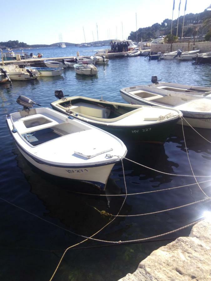 Liza'S Downtown Apartment Đảo Hvar Ngoại thất bức ảnh